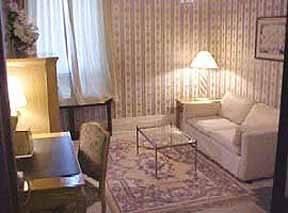 Clarion Inn & Suites Belleville Zewnętrze zdjęcie